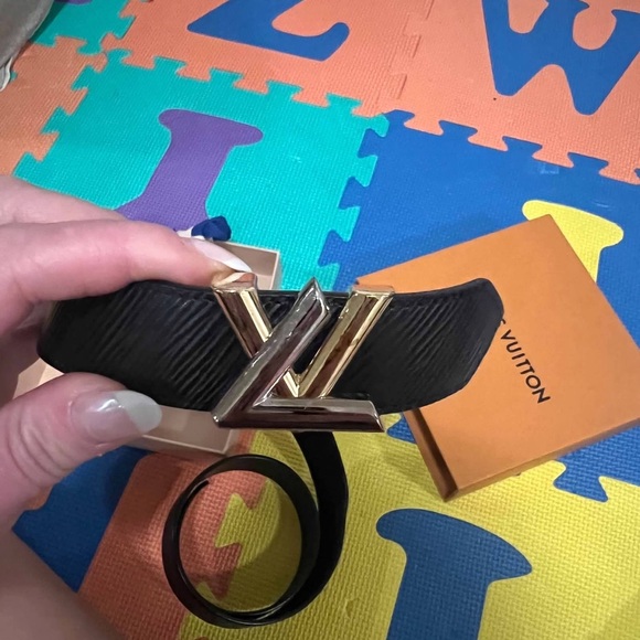 Authentic Louis Vuitton two tone belt - Picture 3 of 5